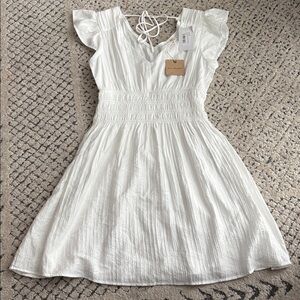 Blu Pepper white small Textured Blouse NWT flutter sleeves lined